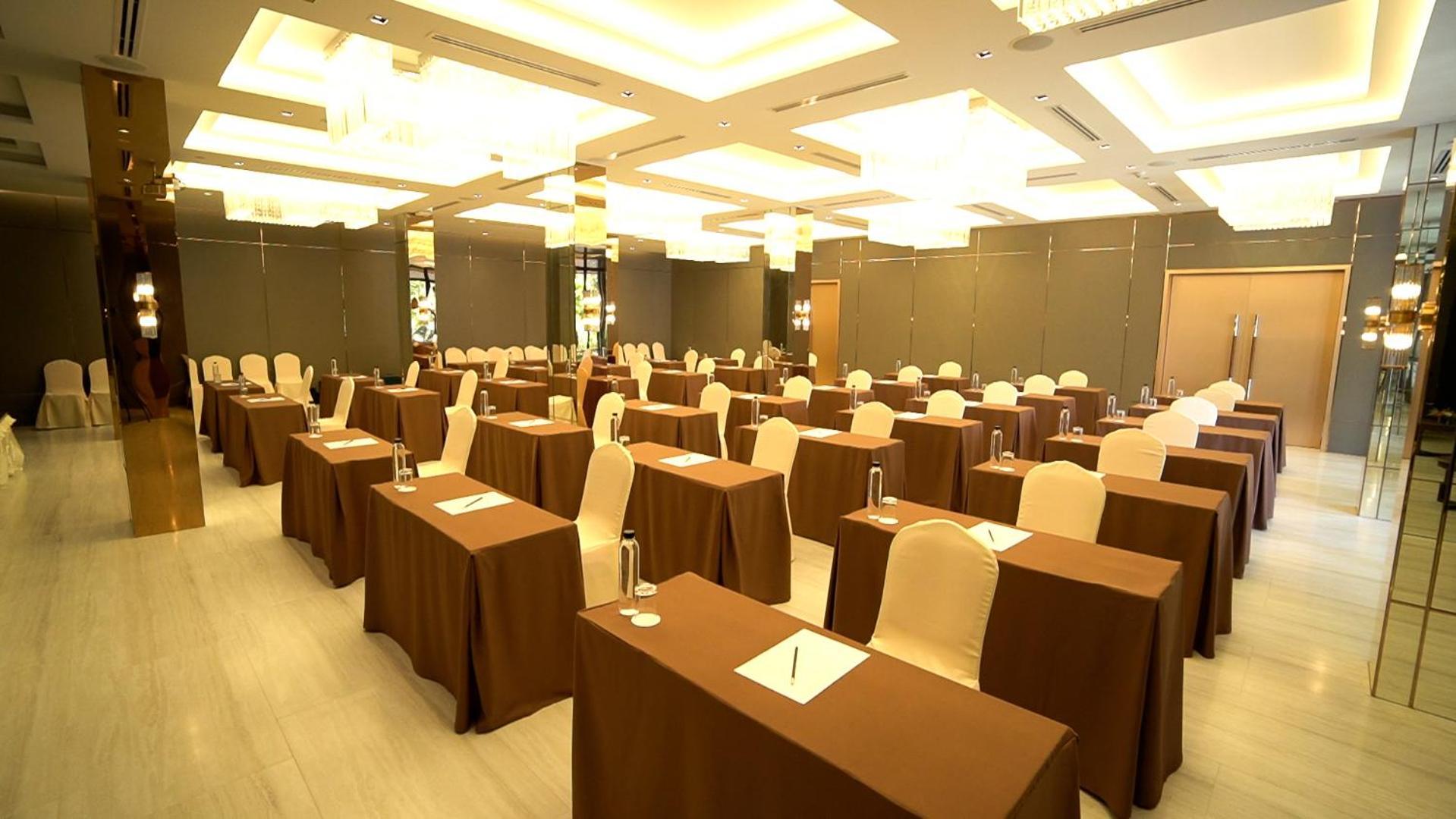 Sareeviengping Hotel Chiangmai เชียงใหม่ ภายนอก รูปภาพ